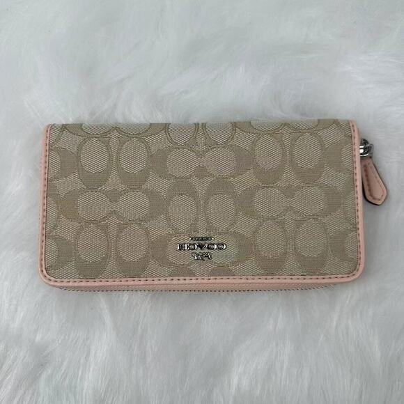 Coach Accordion Zip Wallet In Signature Jacquard In Lt Khaki Lt Pink F54633 NWT - Picture 1 of 4